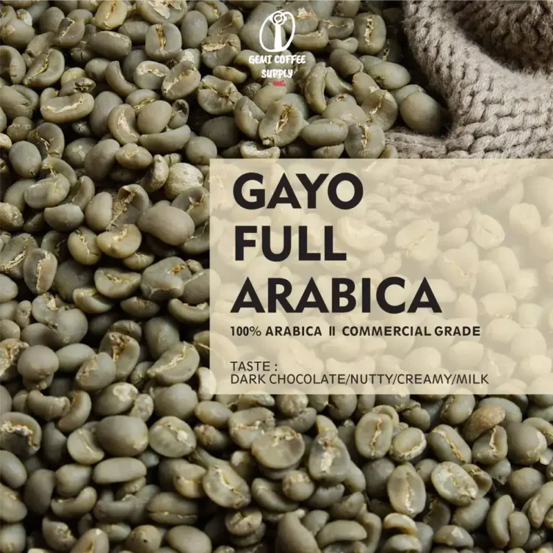 Close-up biji kopi Arabika Gayo House Blend Creamy yang di-roasting, menunjukkan kualitas biji halus.
