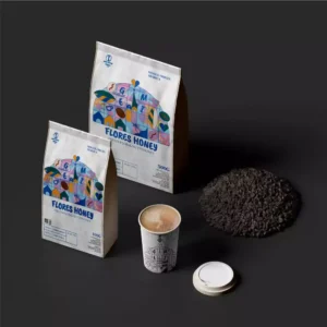 Kemasan packaging biji kopi Flores Honey Process dengan One Way Valve untuk menjaga kesegaran.